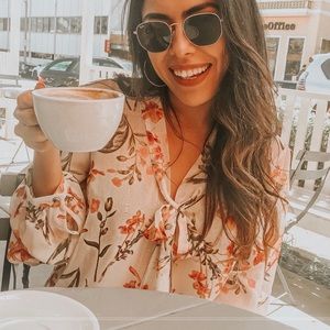 Tops - Flowered blouse Tops - Flowered blouse